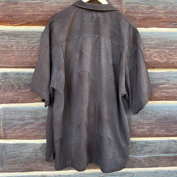 Tommy Bahama Shirt Mens XL 100% Silk Short Sleeve Button-Down - Picture 2 of 3